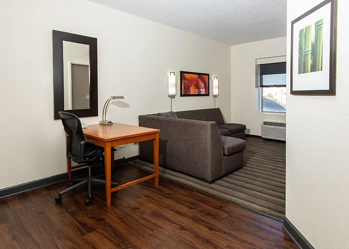 Hyatt House Chicago 3*