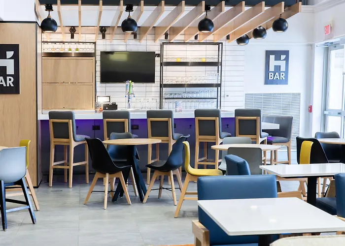 Hyatt House Chicago 3*